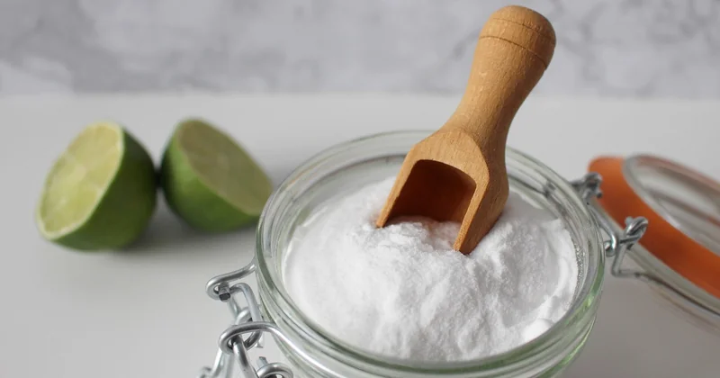 Vinaigre blanc et bicarbonate : les alternatives naturelles et leurs limites